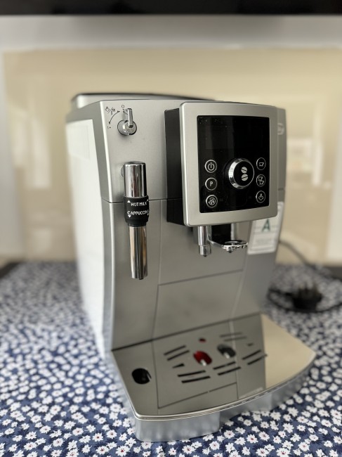 De'Longhi Bean to Cup Espresso Machine Silver Grumpy Greyhound